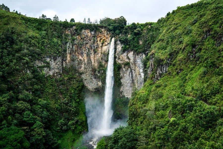 18 Must-See Waterfalls in Indonesia